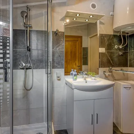 Stipe 3* Πόρετς